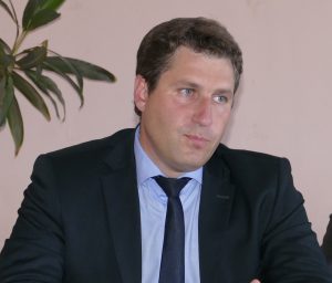 "Nous devons rédiger un rapport avec une vison la plus exhaustive possible", indique le sénateur Mathieu Darnaud