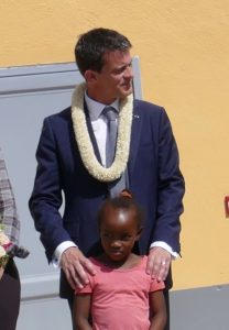 Manuel Valls à Chirongui en octobre 2015