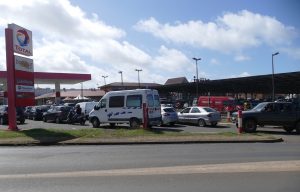 Embouteillages devant les stations service ce lundi