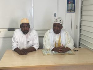 Le Grand cadi (à droite sur la photo) et le cadi Ridjali de Mtsapéré
