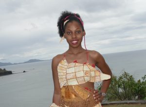 Miss Mayotte robe Une