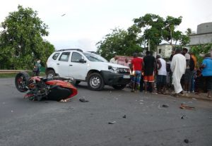 Accident entre un véhicule et un scooter à Majicavo Dubaï ce vendredi