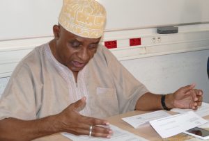Elmamouni Mohamed Nassur, porte-parole des cadis, devant les nombreux courriers d'inquiétude des habitants