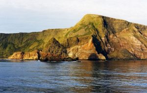 L'île Saint-Paul, un caillou français de 8km2 entre océan Indien et océan Antarctique (Image: Wiki commons)