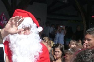 Le Père Noël à Mtsangabech l'année dernière
