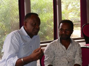 Les discussions se sont poursuivies, comme entre Saïd Omar Oili et Balahachi OUsseni