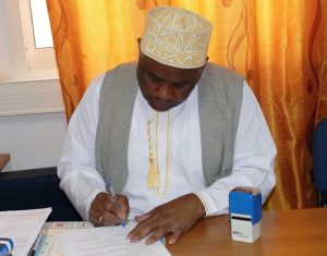 Signature de la convention par Nourdine Bacar
