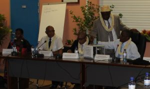 Mohamed Majani vote pour le 1er rapport de l'histoire de la CADEMA
