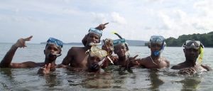 Des kawéniens débutent le suivi et le comptage du corail de l'îlot Bambo