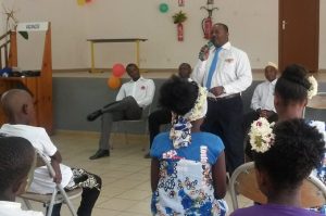 Mohamed Bacar le maire de Tsingoni ravis que les aînés montrent l'exemple de vivre ensemble