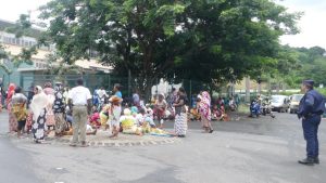Les mamans avaient manifesté devant le collège de Passamainty vendredi