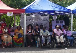 Les personnes handicapées à leur forum sur l'emploi, avec Mariame Saïd Kalame, directrice de la MPH (à gauche)