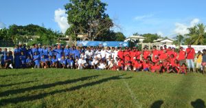 Les footballeuses mahoraises en bleu blanc rouge pour soutenir l'équipe de France pour l'Euro 2016