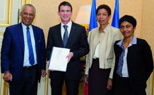 Victorin Lurel, Manuel Valls, George Pau-Langevin et Erika Bareigts pour la remise du rapport sur l'Egalité réelle