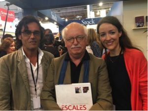 Bruno Marie et Stéphanie Légeron entourent Erik Orsenna, écrivain et membre du Conseil consultatif des TAAF