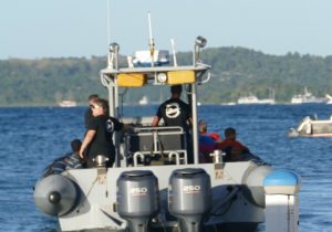 La PAF embarque des étrangers en situation irrégulière au ponton plaisance