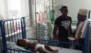 Des cadeaux aux enfants hospitalisés en cette journée placée sous le signe de la fraternité