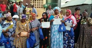 La photo de famille des parents diplômés de Kawéni