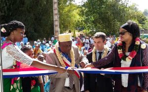 Mohamed Majani coupe le ruban et inaugure officiellement la mairie annexe de Passamainty