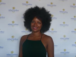 Jane Jaquin attachée à la présentation des Miss en style Nappy
