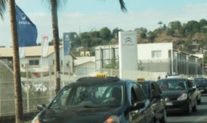 La plupart des taxis clandestins n'affichent pas leurs couleurs