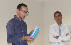 Yacine Chouabia (à droite), et Franck Simard, présentent la première opération sur les LED