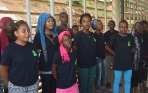 Les chants de collégiens pour l'inauguration après une rentrée plutôt calme dans l'établissement