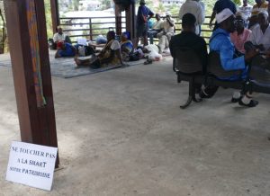 Pour interpeller les élus, les agents de la SMART dorment au conseil départemental depuis une semaine