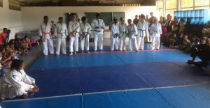 Les judokas mahorais en démonstration au lycée français de Tamatave ce mercredi