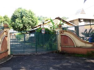 Scolarisé au lycée de Kawéni en attendant mieux