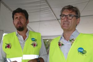Antoine de Palmas (à gauche) et Jean-Luc Delmas annoncent la livraison de 100 bacs en décembre