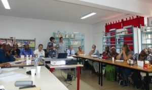 Acteurs du vice-rectorat, du Pôle emploi, de la Mission locale, de CARIF OREF, de Tama, de Toisoussi et de l'ADSM se concertaient sur la méthode à mettre en place