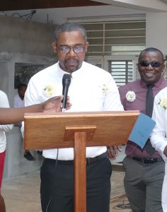 Harouna Colo annonce un fort accompagnement des clubs sportifs. Ici aux côtés du conseiller départemental Aynoudine Salimé