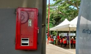 Il s'agit tout simplement du premier distributeur de préservatifs de Mayotte