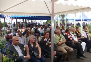 De nombreux officiels