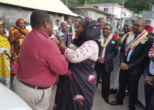 Cérémonie de remise de 2 mini-bus