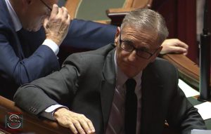 André Vallini indique que l'envoi d'un tanker est "à l'étude"