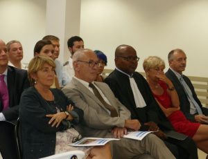 Gracieuse Lacoste, à gauche, et Robert Ampuy, à l'extrême droite de la photo
