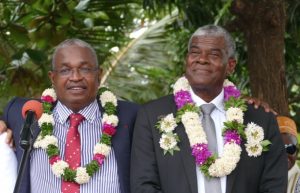 Le président Soibahadine (à droite) venu supporter le candidat Mansour Kamardine