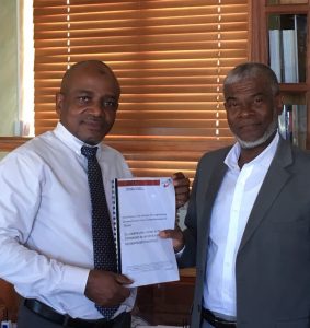 Remise de l'étude sur la coopération régionale au président Soibahadine