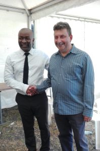 Issa Abdou et Patrick Lebreton, maire de Saint-Joseph