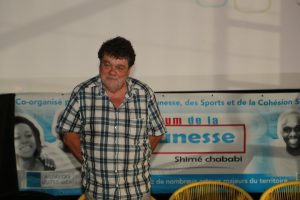 Le sociologue analyse une jeunesse optimiste mais marquée par le contexte de l'île.