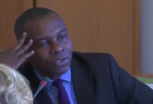 Le sénateur Thani Mohamed Soilihi en Commission des Lois